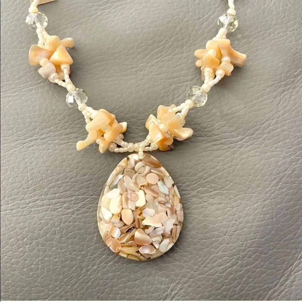 Shell Pearl and crystal pendant necklace